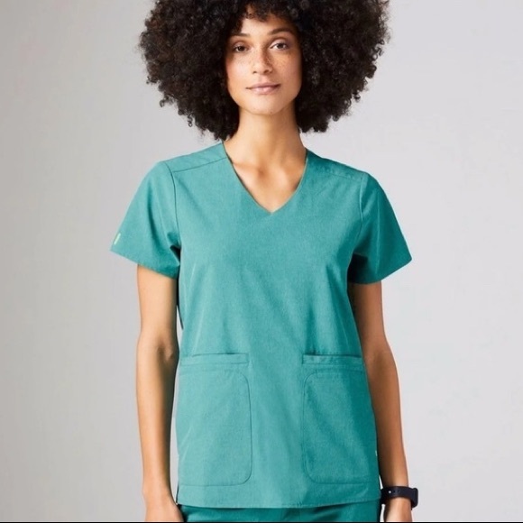 SOLD NWT Figs Lekei Scrub Top in Marine - Picture 1 of 5